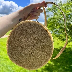 Circle Rattan Straw Crossbody Purse Market Bag Gold Tone Fringe Vintage Retro